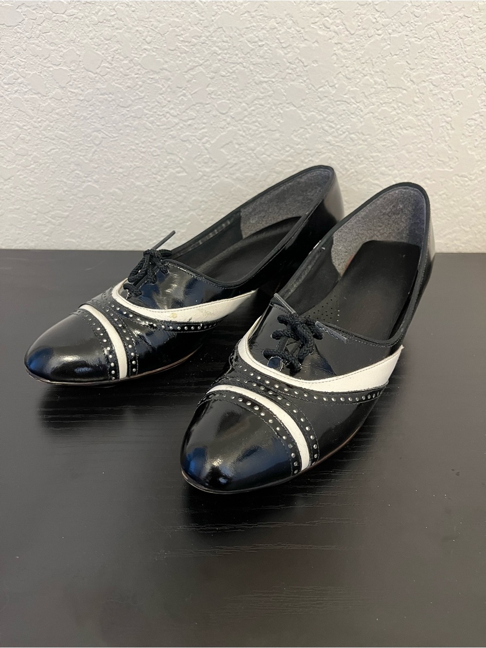 Black and White Women's Oxford Flats